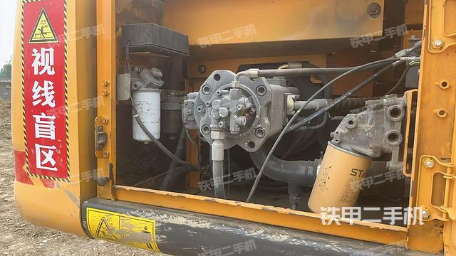 液壓泵艙室正面整體（整機(jī)外觀）