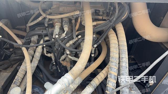 液压泵斜45 左（大件舱室）