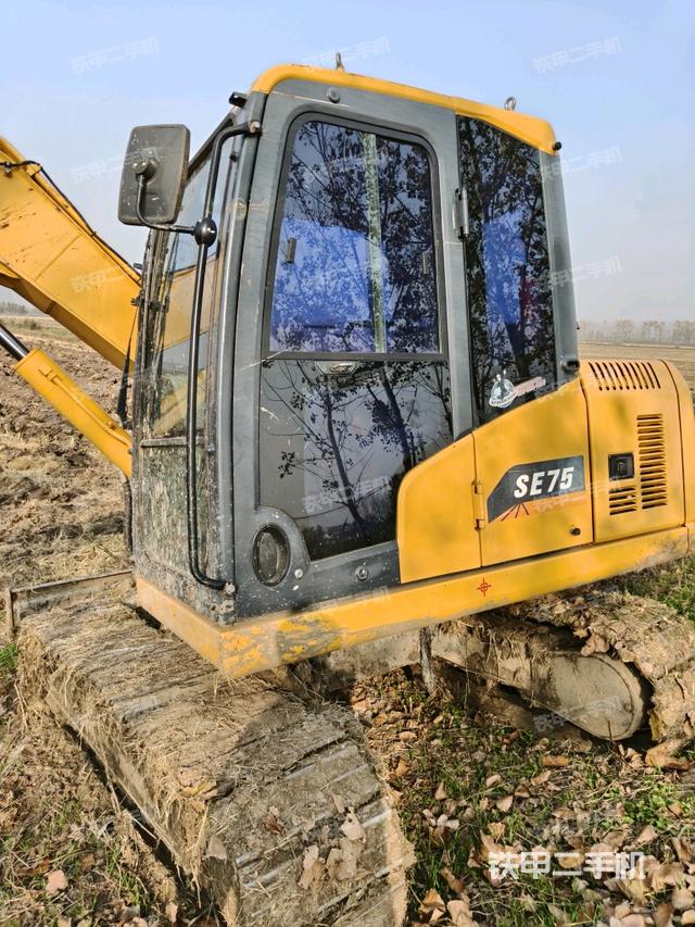 驾驶室整体（整机外观）