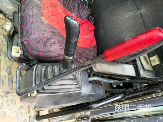 座椅左側(cè)控制臺(tái)/音響/含左手柄（駕駛室部分）