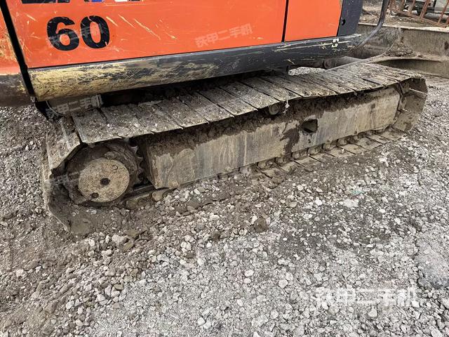 單側(cè)履帶整體（整機(jī)外觀）