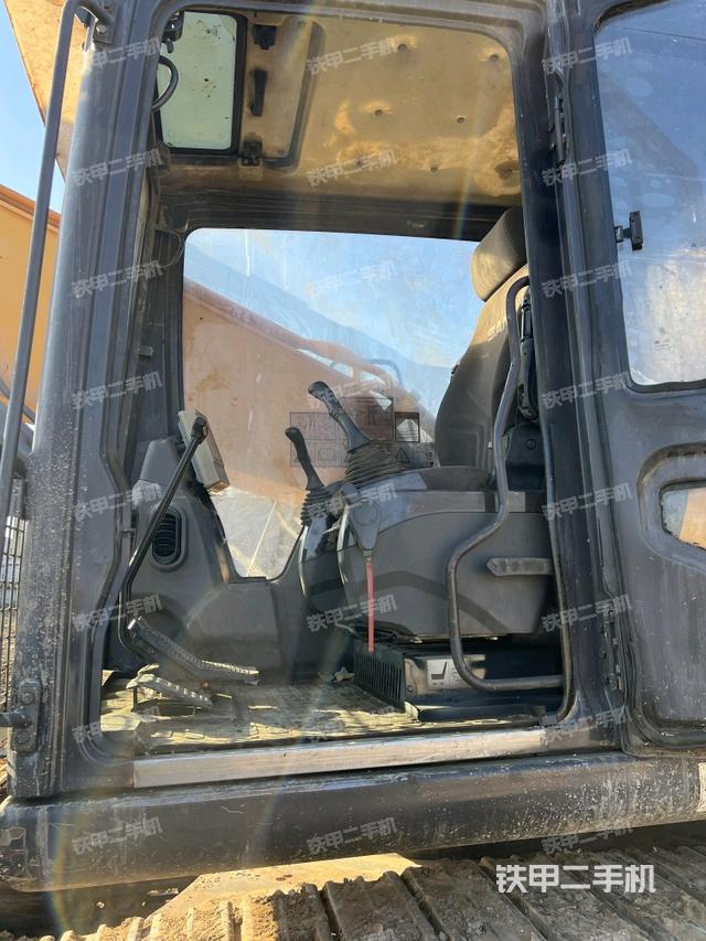 驾驶室整体（整机外观）