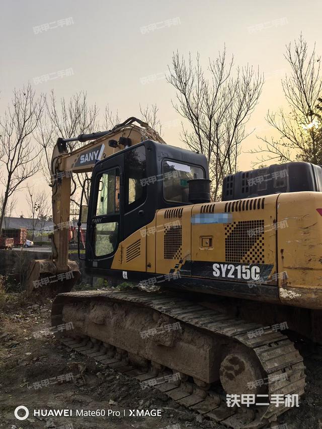 三一重工SY215C挖掘机
