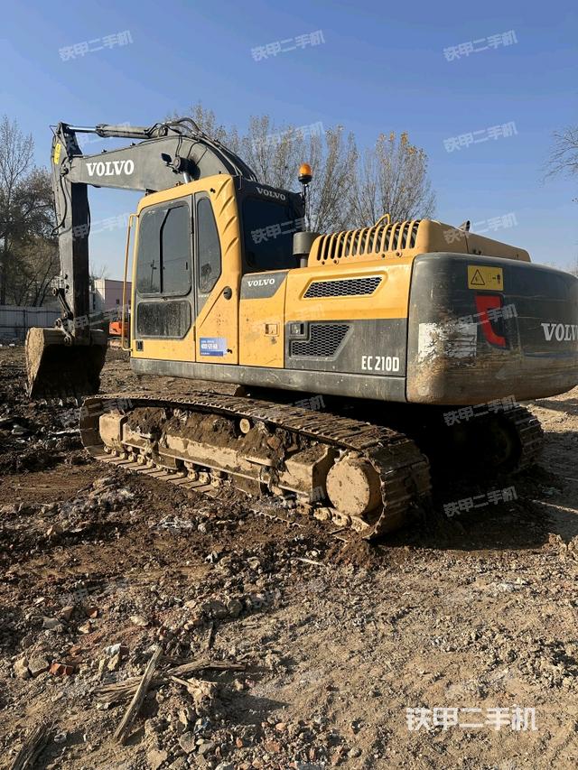 驾驶室顶部（整机外观）