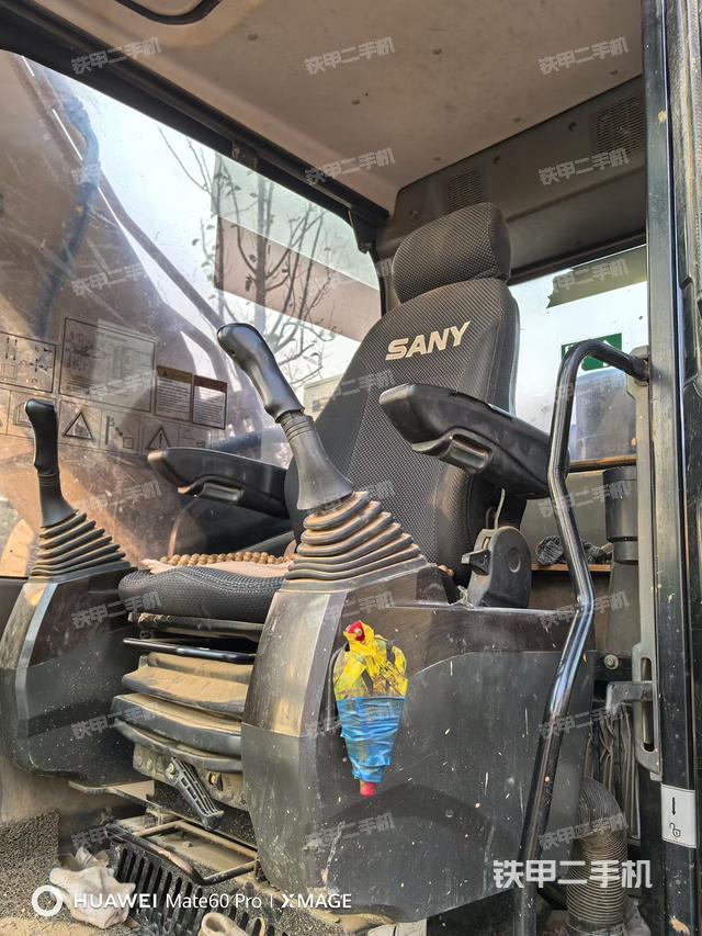 驾驶室整体（整机外观）