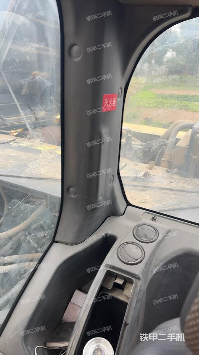 座椅后部（驾驶室部分）