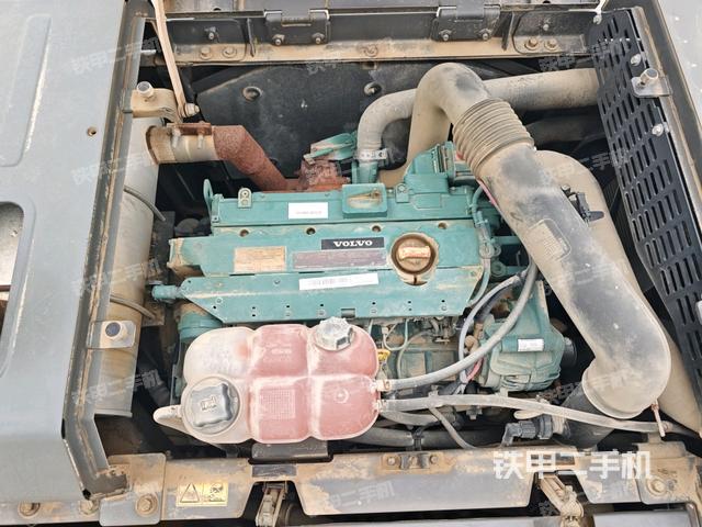 发动机室（上车部件）