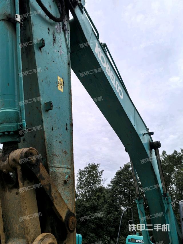 大臂油缸整體?豎拍（工作和回轉(zhuǎn)裝置）