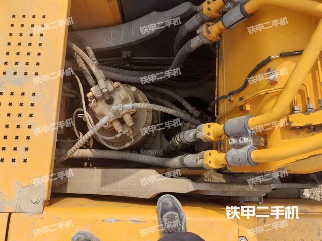 回转马达和主控阀（整机外观）