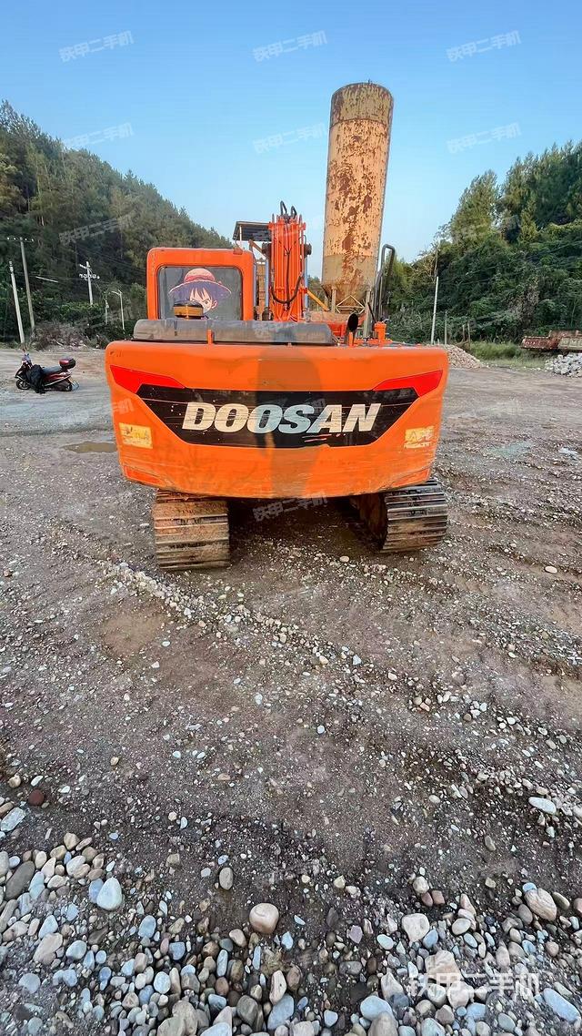 驾驶室整体（整机外观）