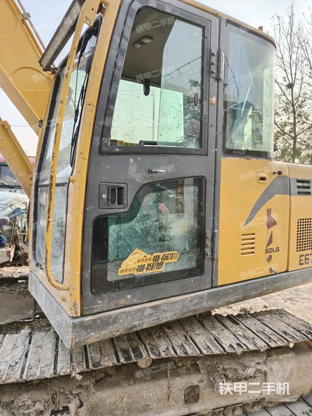 驾驶室整体（整机外观）