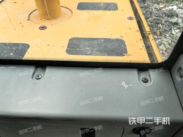 后窗玻璃角标（驾驶室部分）