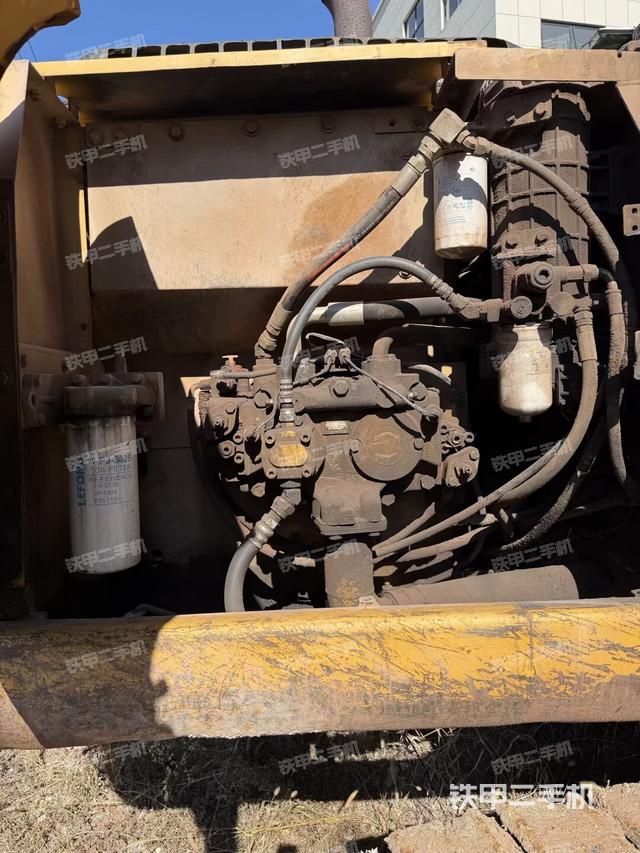 液壓泵斜45?左（大件艙室）