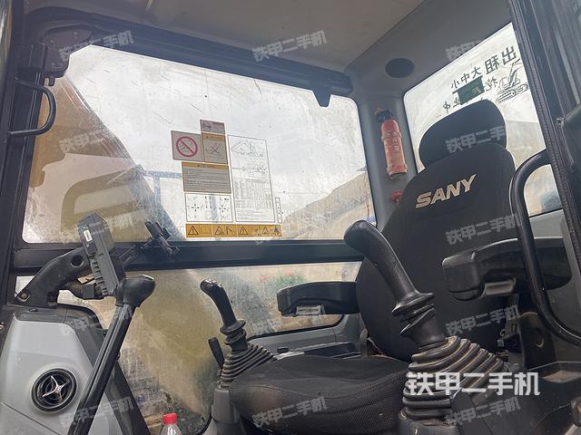 驾驶室整体（整机外观）