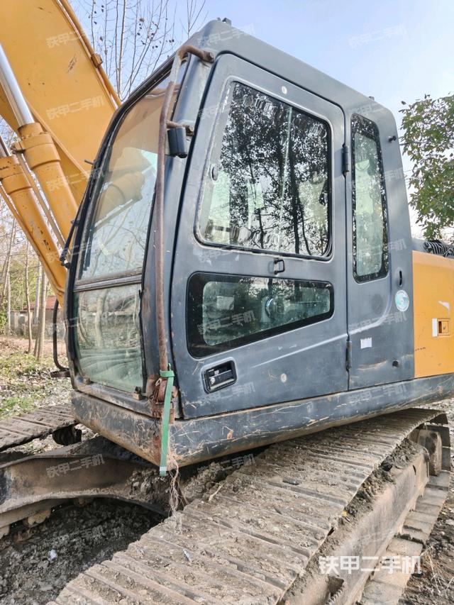 駕駛室整體（整機(jī)外觀）