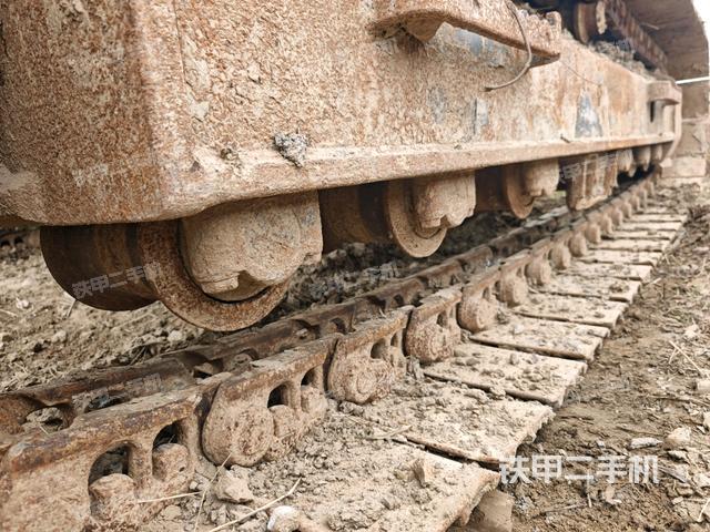 右驱动轮（行走机构）