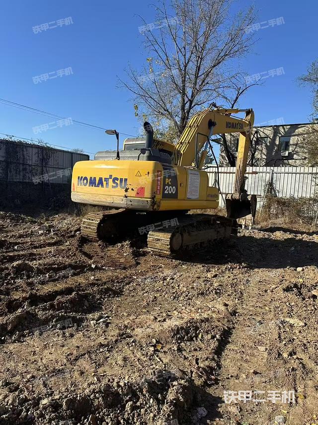 驾驶室顶部（整机外观）