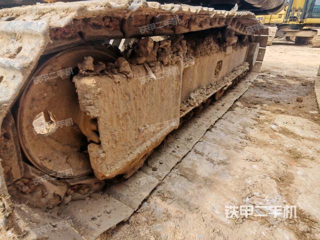 驾驶室顶部（整机外观）