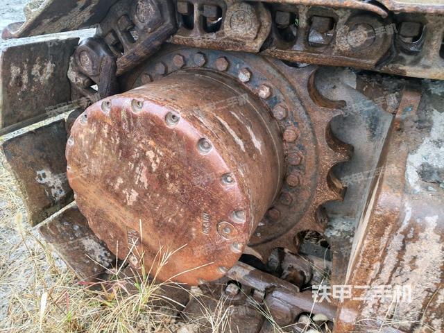 右驱动轮（行走机构）