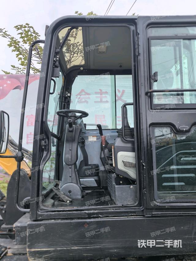 驾驶室整体（整机外观）