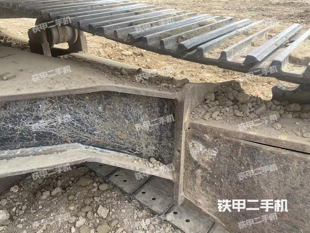 單側(cè)履帶整體（整機(jī)外觀）