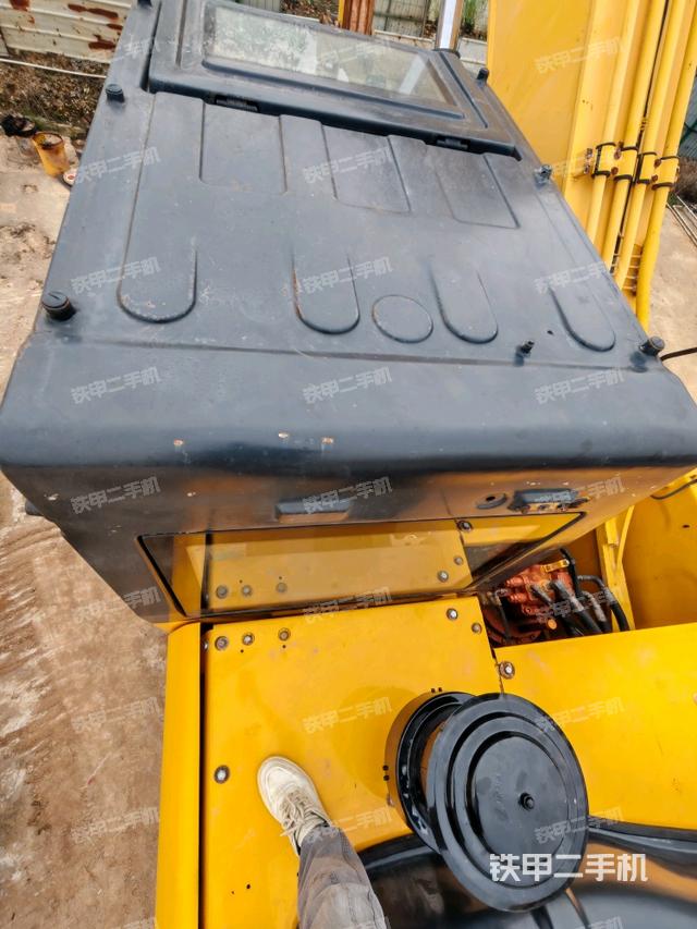 駕駛室頂部（整機(jī)外觀）