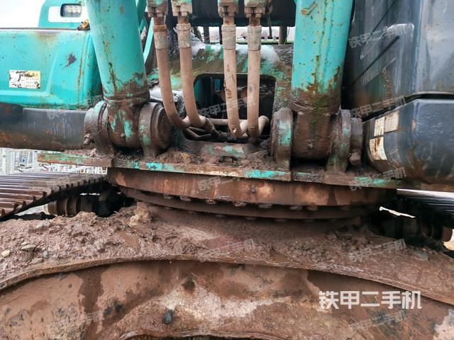 转盘和下车架正前（工作和回转装置）