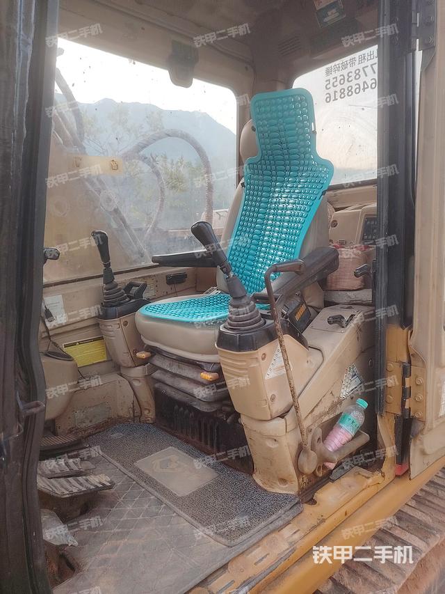 駕駛室整體（整機外觀）