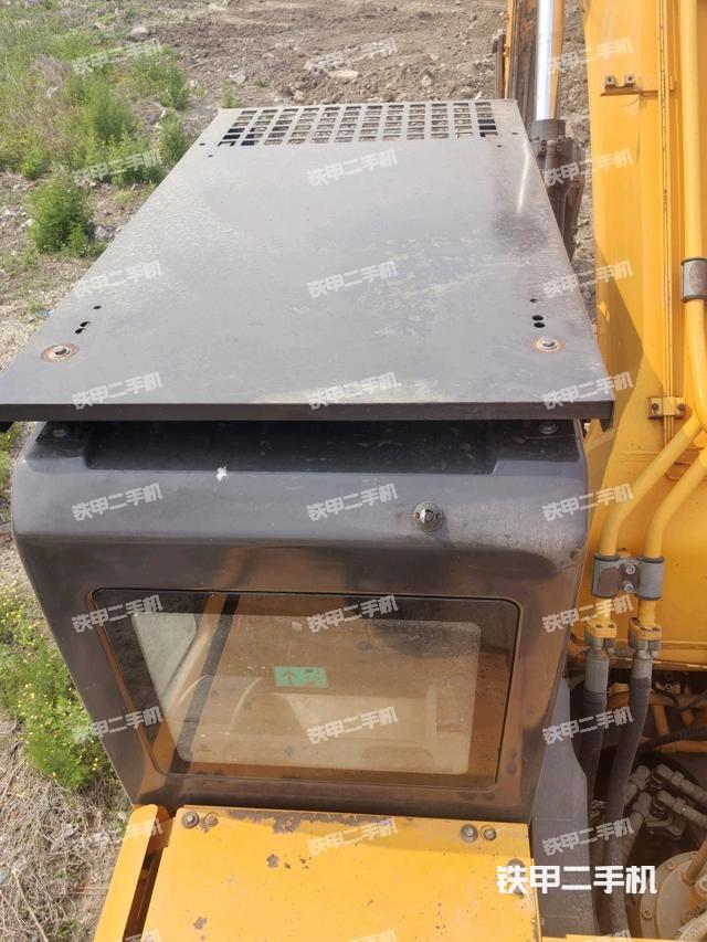 驾驶室顶部（整机外观）