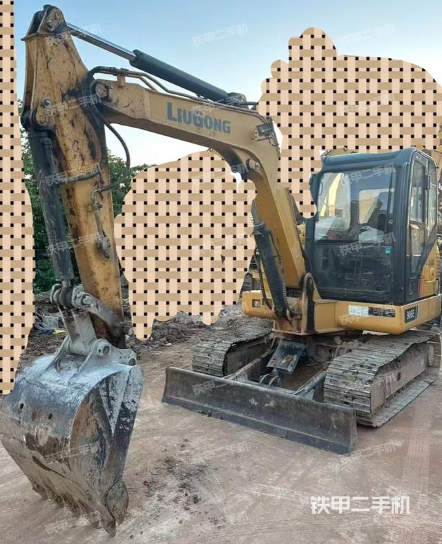 駕駛室頂部（整機(jī)外觀）