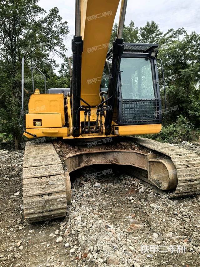 转盘和下车架正前（工作和回转装置）