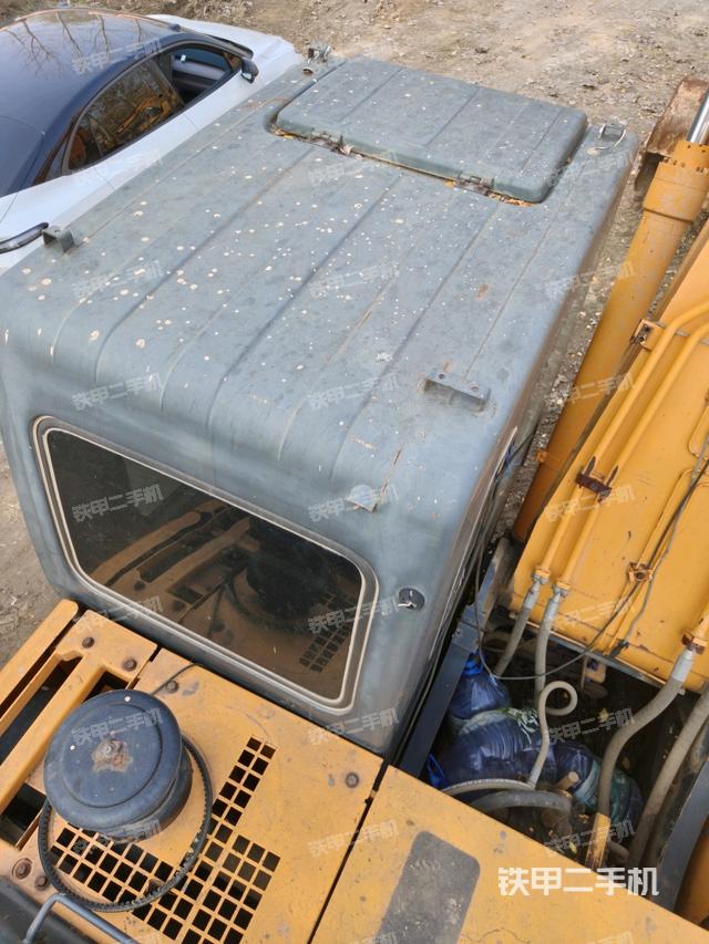 駕駛室頂部（整機(jī)外觀）