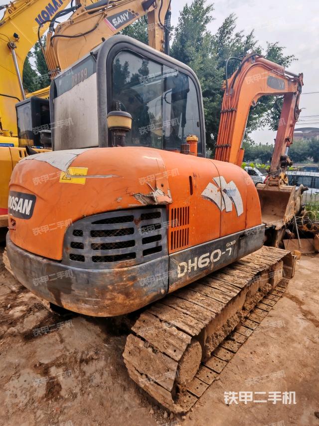 斗山DH60-7挖掘机