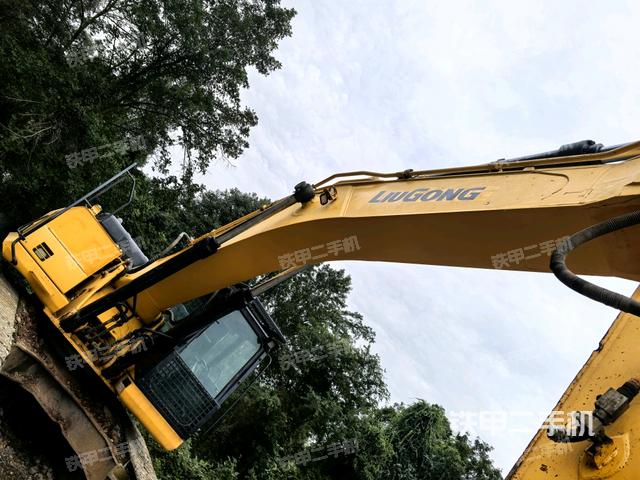 大臂整体 右侧（工作和回转装置）