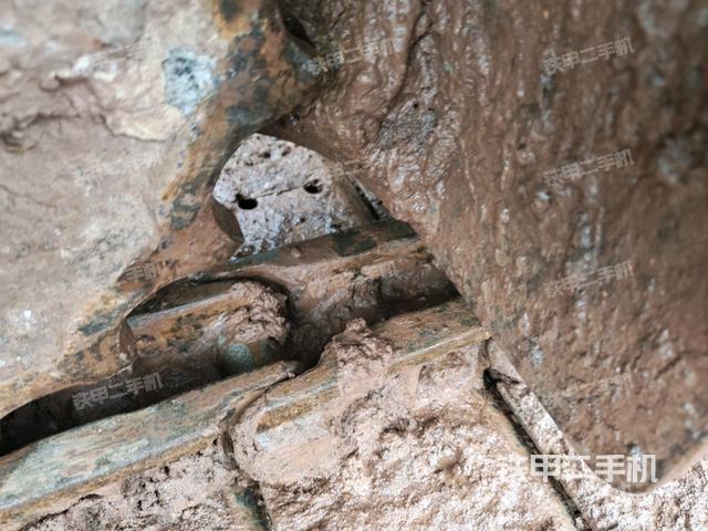 右驱动轮（行走机构）