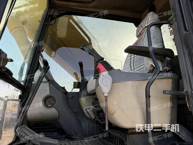 驾驶室整体（整机外观）