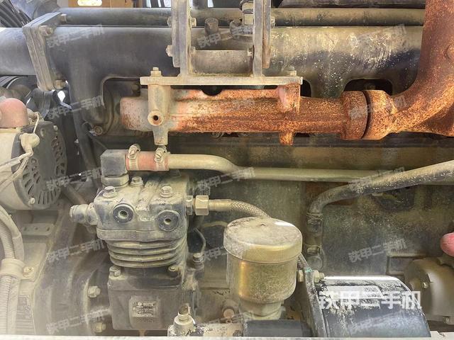 发动机右侧（整机外观及大件）