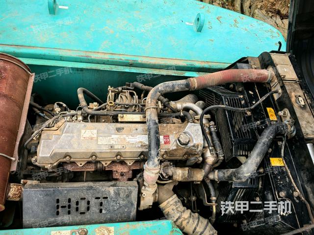 發(fā)動(dòng)機(jī)室（上車部件）