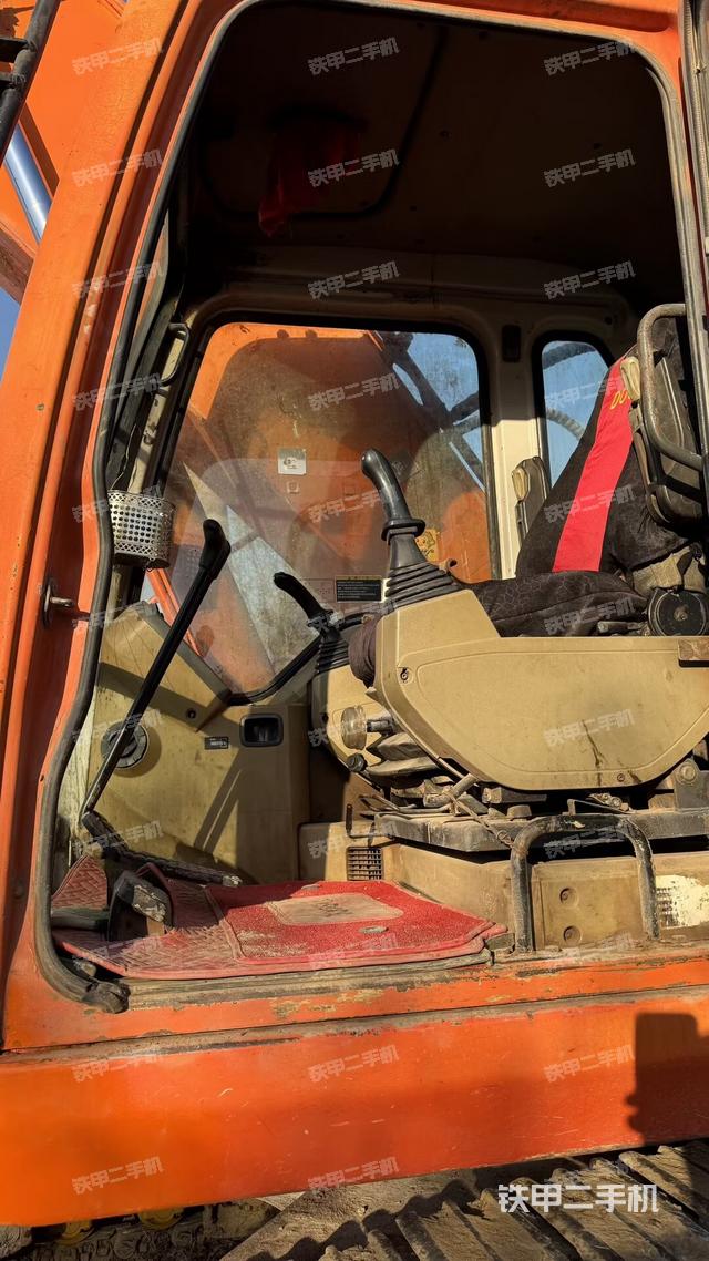 驾驶室整体（整机外观）