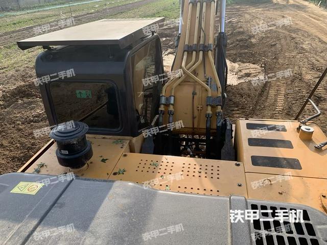 驾驶室顶部（整机外观）