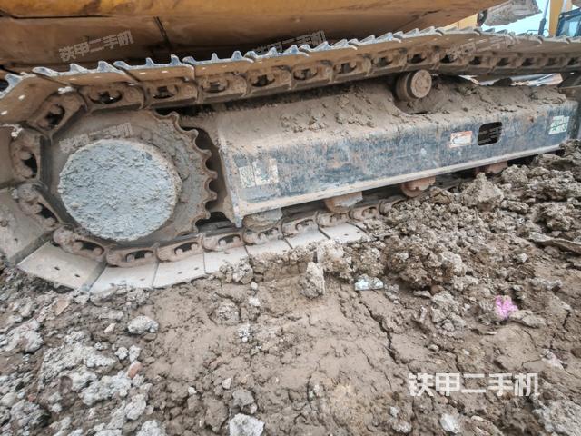 單側(cè)履帶整體（整機(jī)外觀）