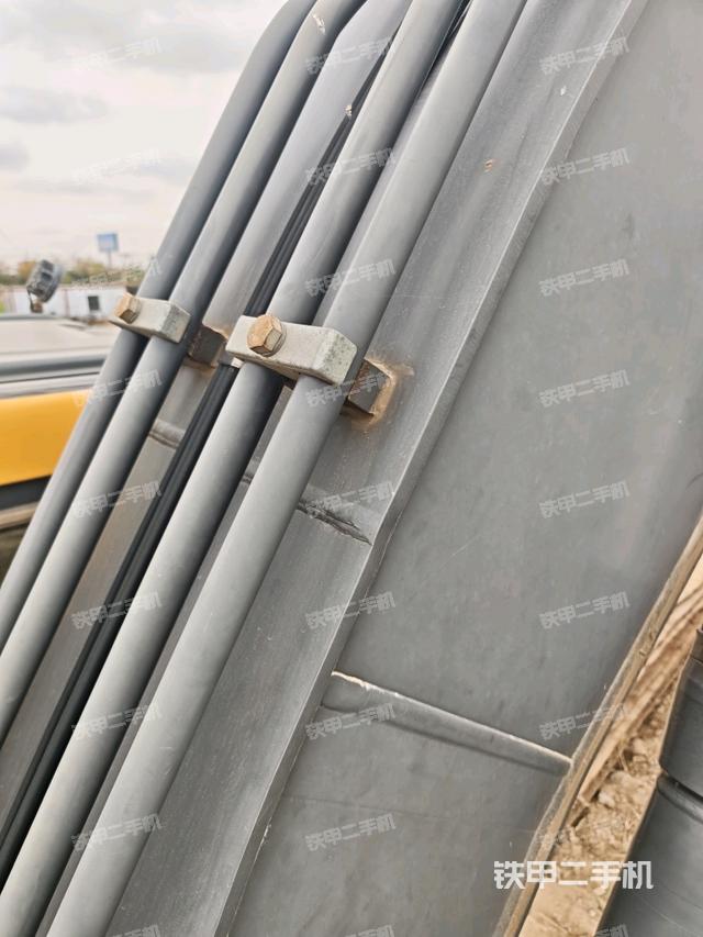 后窗玻璃角标（驾驶室部分）