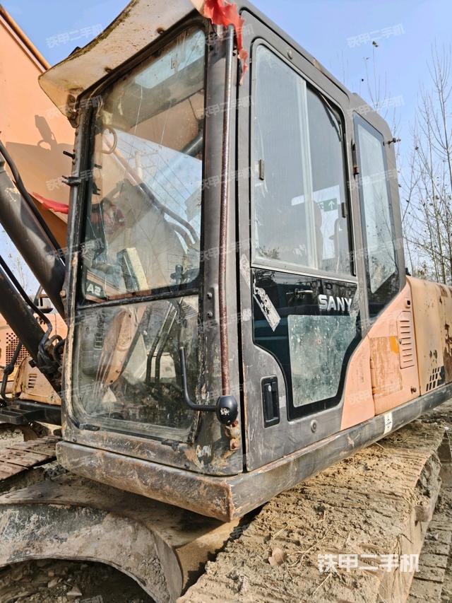 驾驶室整体（整机外观）