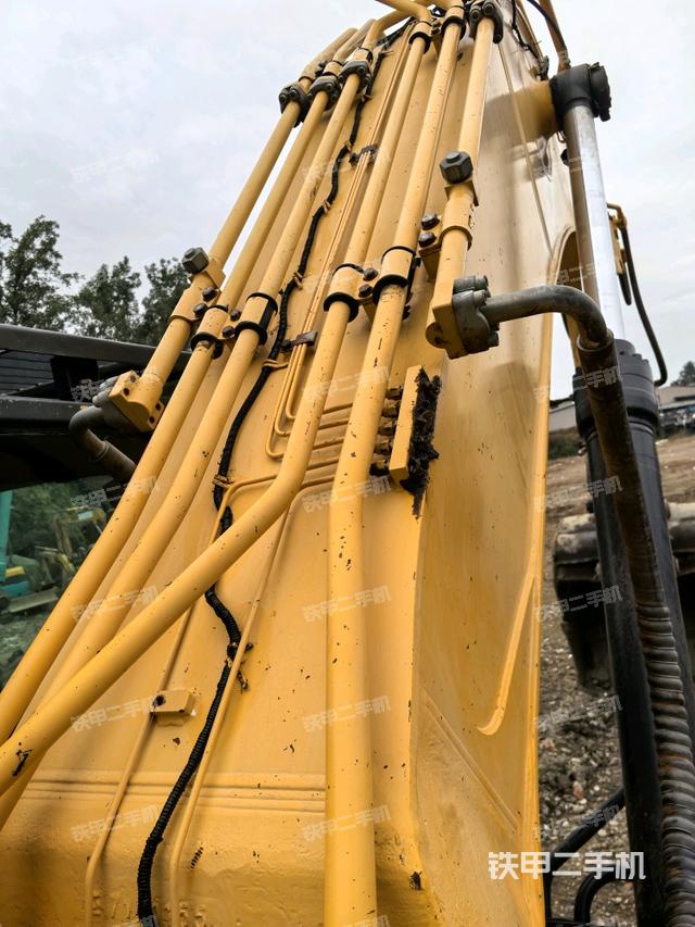 大臂背部俯视（工作和回转装置）