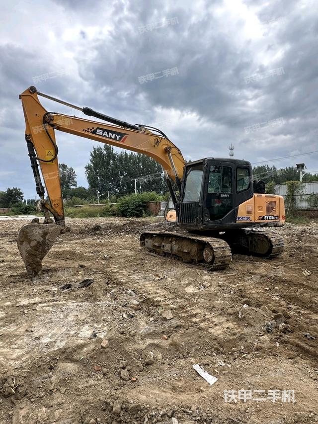 三一重工SY135C挖掘機(jī)