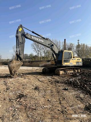 沃尔沃EC210D挖掘机