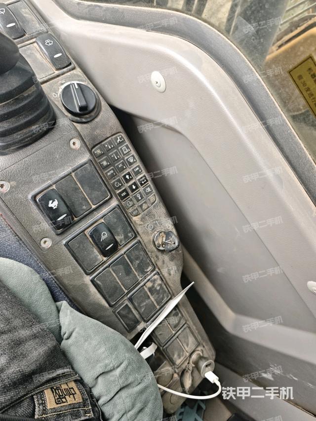 显示屏 （驾驶室部分）