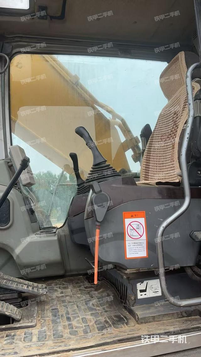 駕駛室整體（整機(jī)外觀）