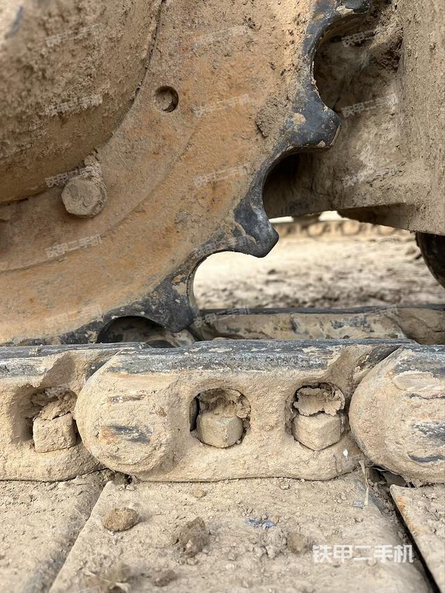 單側(cè)履帶整體（整機(jī)外觀）