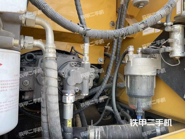 液壓泵艙室正面整體（整機(jī)外觀）